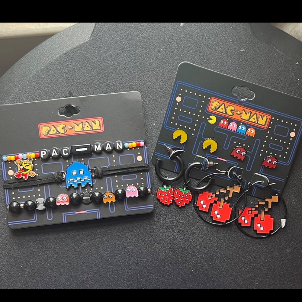 Bioworld Pac-Man Bracelet and Earring Set - Black, Blue, Red